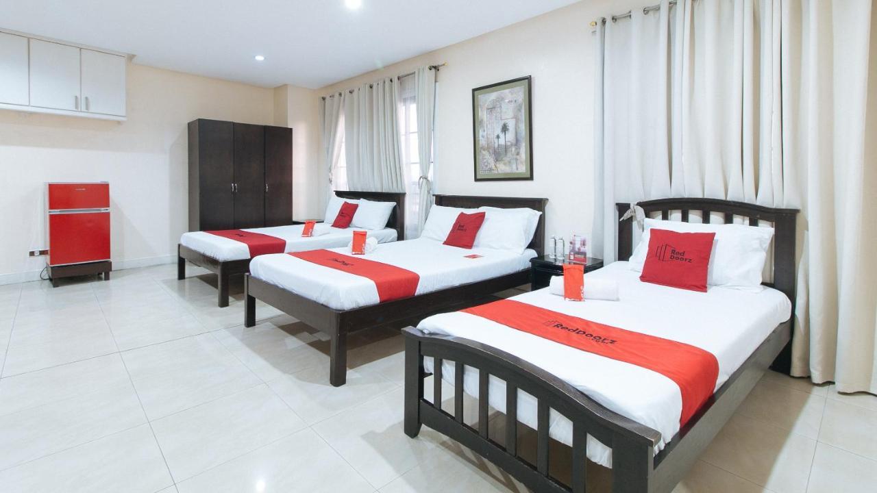 Reddoorz Plus @ Better Living Paranaque Paranaque City Экстерьер фото