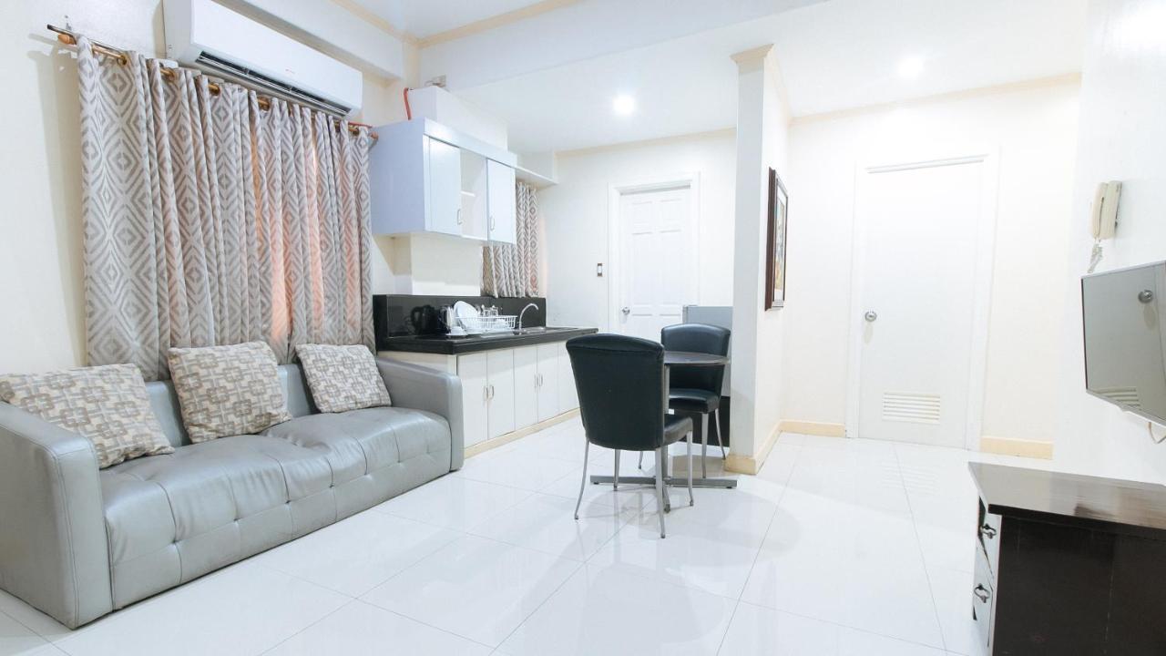 Reddoorz Plus @ Better Living Paranaque Paranaque City Экстерьер фото