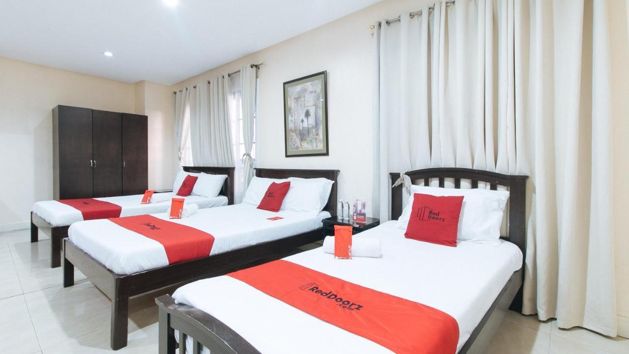 Reddoorz Plus @ Better Living Paranaque Paranaque City Экстерьер фото