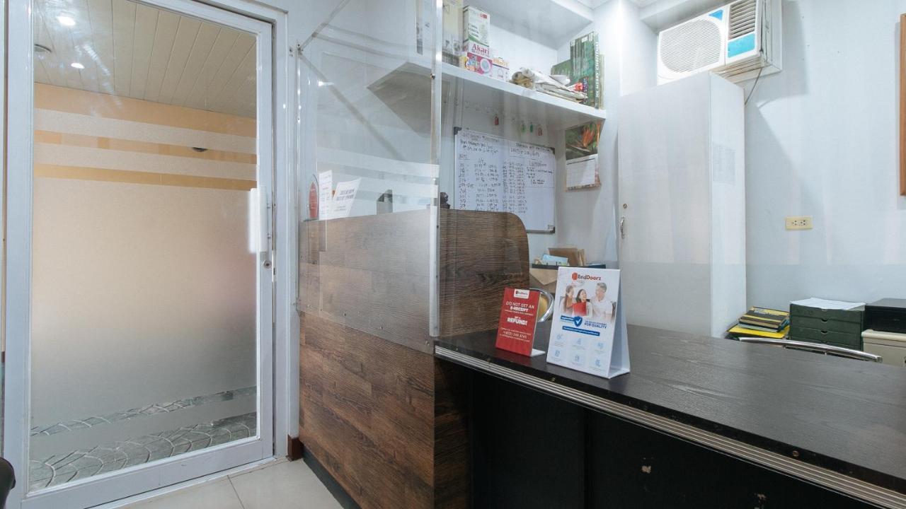 Reddoorz Plus @ Better Living Paranaque Paranaque City Экстерьер фото