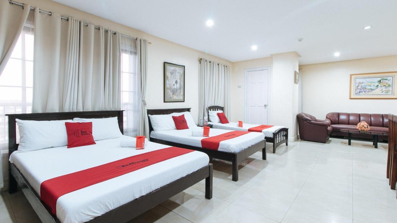 Reddoorz Plus @ Better Living Paranaque Paranaque City Экстерьер фото