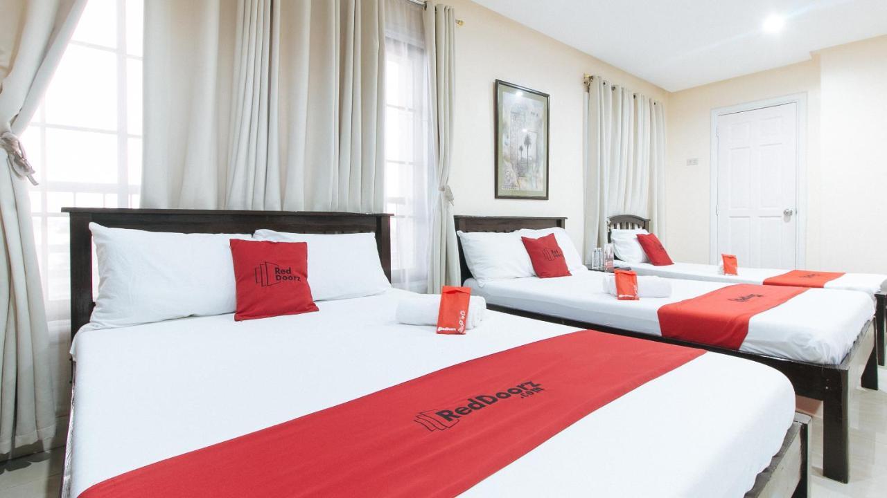 Reddoorz Plus @ Better Living Paranaque Paranaque City Экстерьер фото