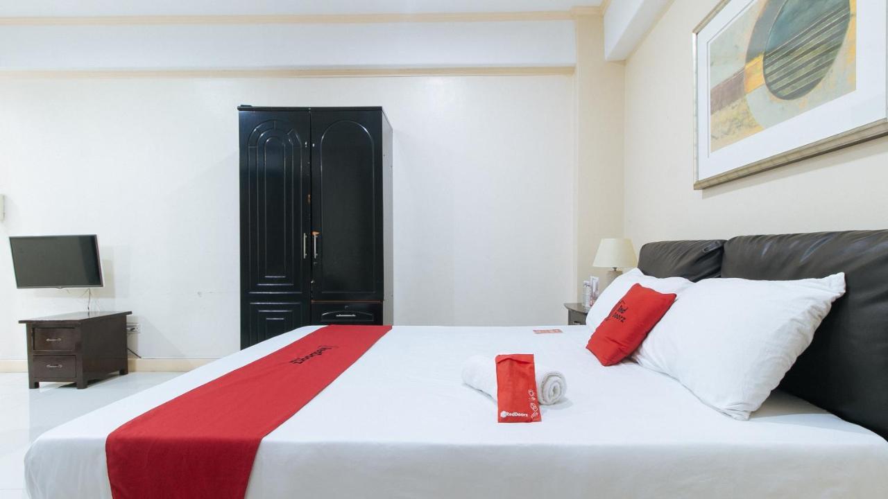 Reddoorz Plus @ Better Living Paranaque Paranaque City Экстерьер фото