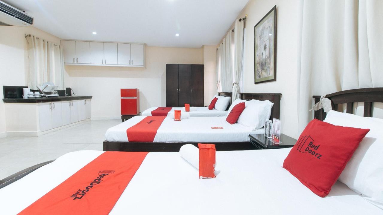 Reddoorz Plus @ Better Living Paranaque Paranaque City Экстерьер фото