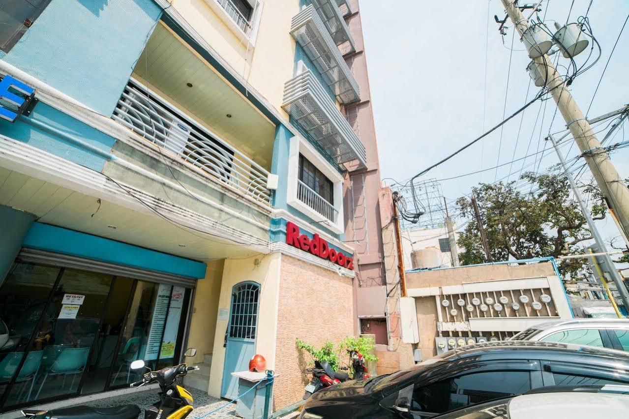 Reddoorz Plus @ Better Living Paranaque Paranaque City Экстерьер фото